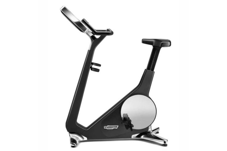Вертикальный велотренажер Technogym Bike Personal 