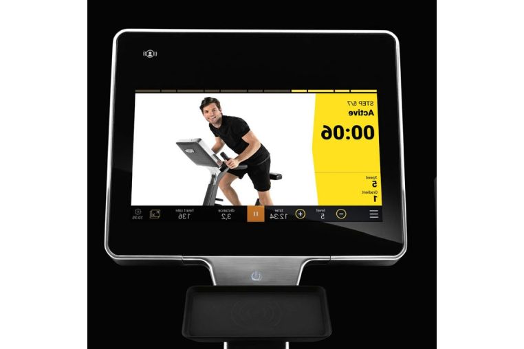 Вертикальный велотренажер Technogym Bike Personal фото 8