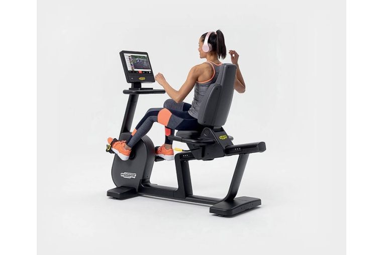 Велотренажер Technogym Excite Live Recline 7000 фото 3