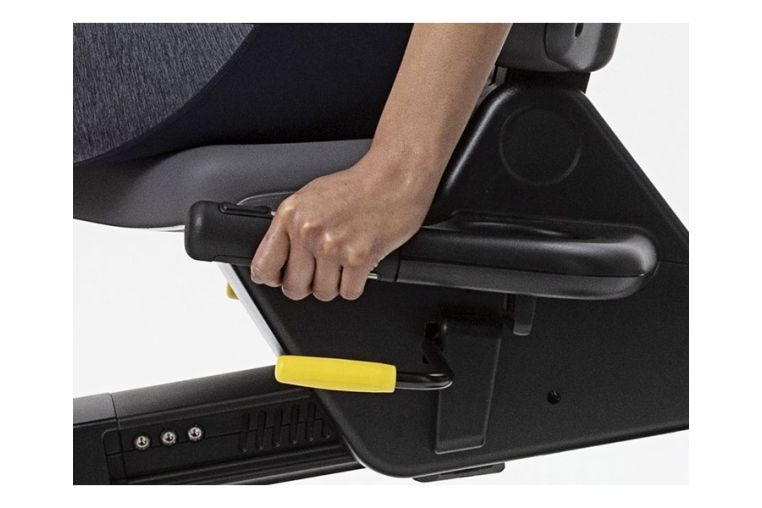 Велотренажер Technogym Excite Live Recline 7000 фото 5