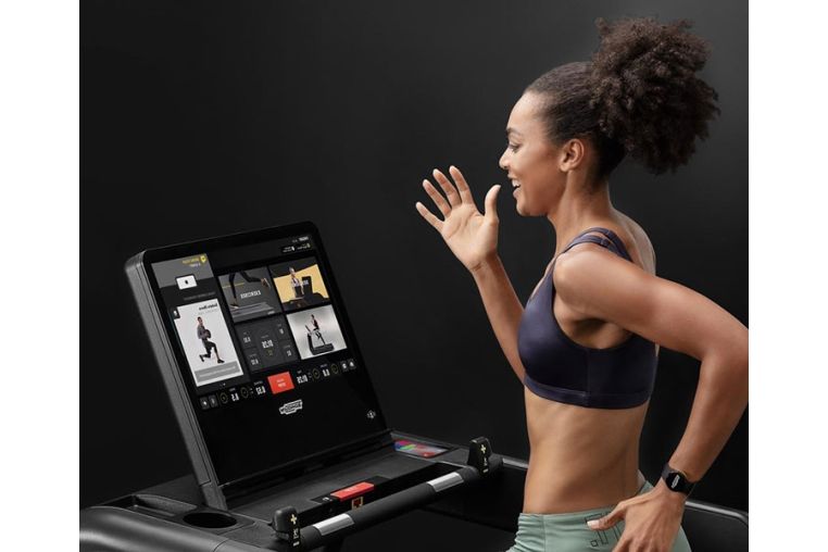 Беговая дорожка Technogym Run Artis Unity 3.0 фото 6