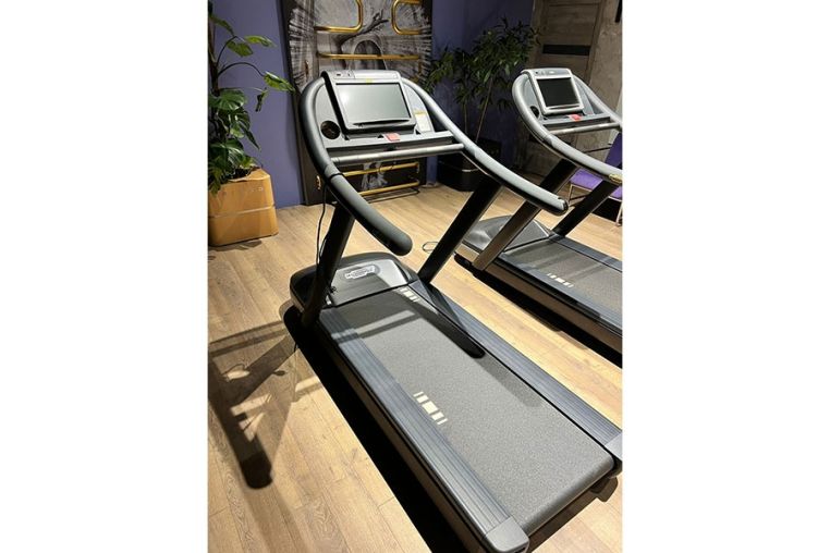 Беговая дорожка Technogym Jog 700 Unity (Black display) фото 1