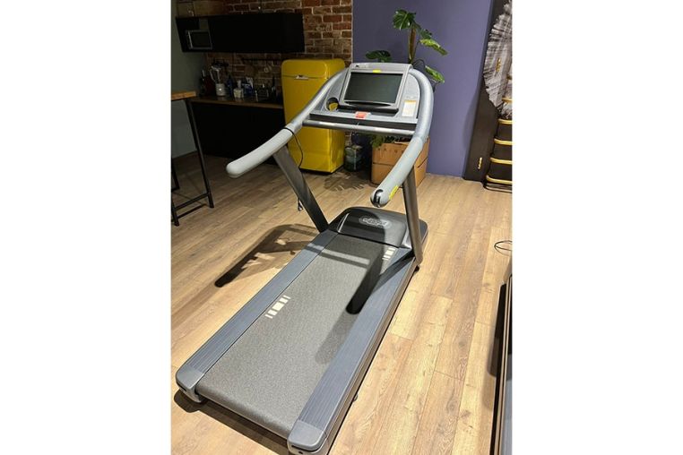 Беговая дорожка Technogym Jog 700 Unity (Black display) фото 2
